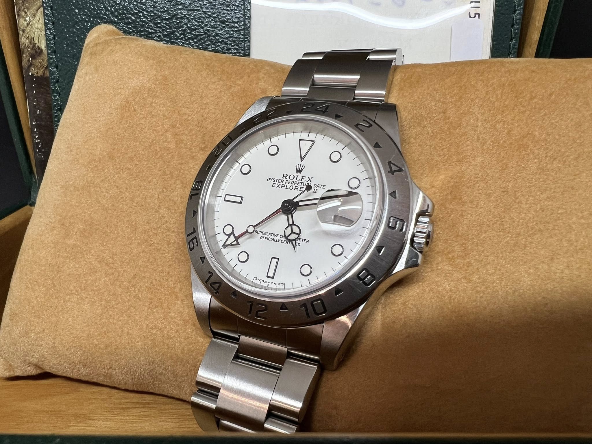Rolex Explorer II 16570 罕有奶黃白面 U頭 行貨