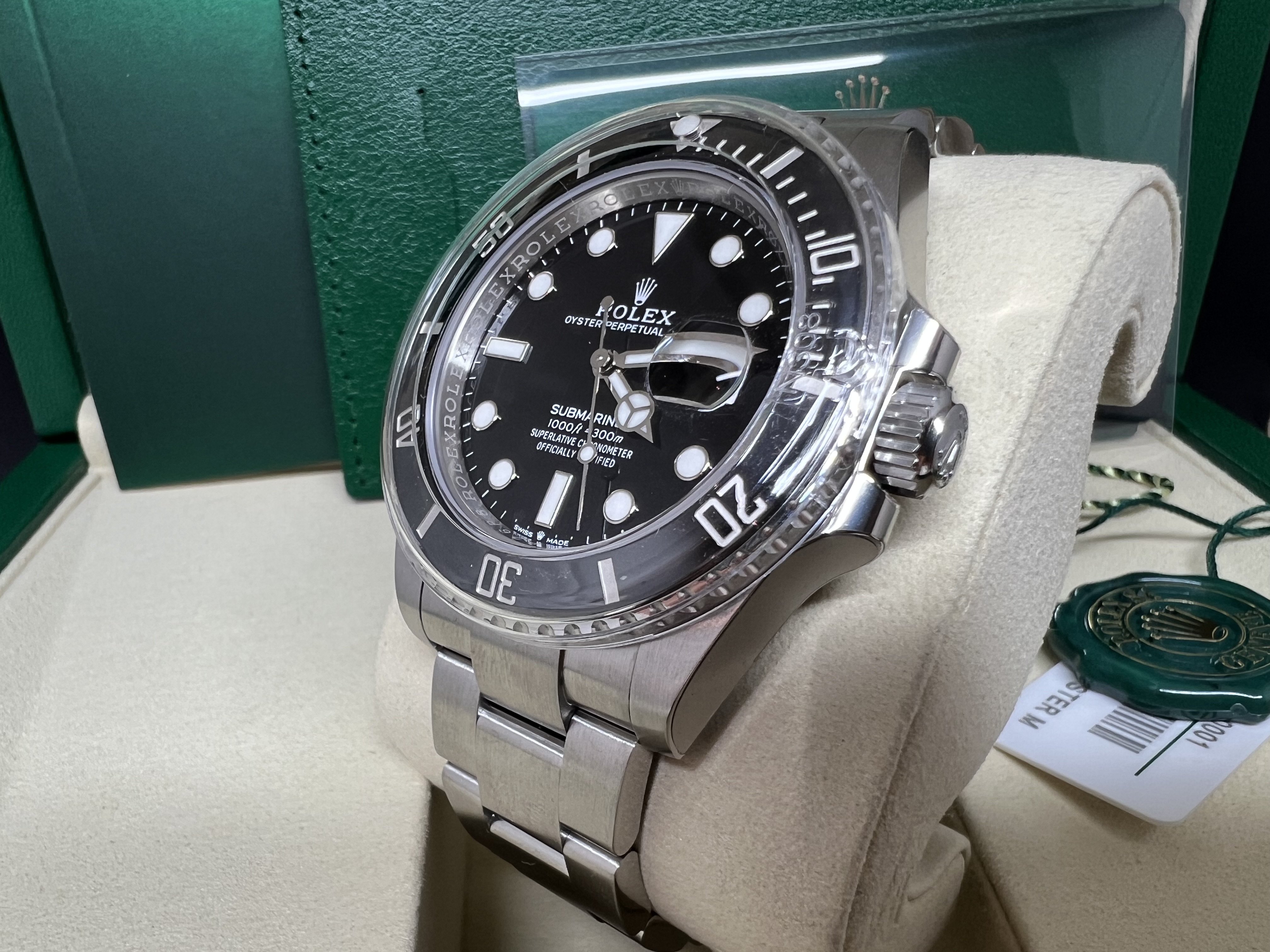 全新 Rolex Submariner  新款41mm黑面 126610LN 2026年錶 齊膠紙