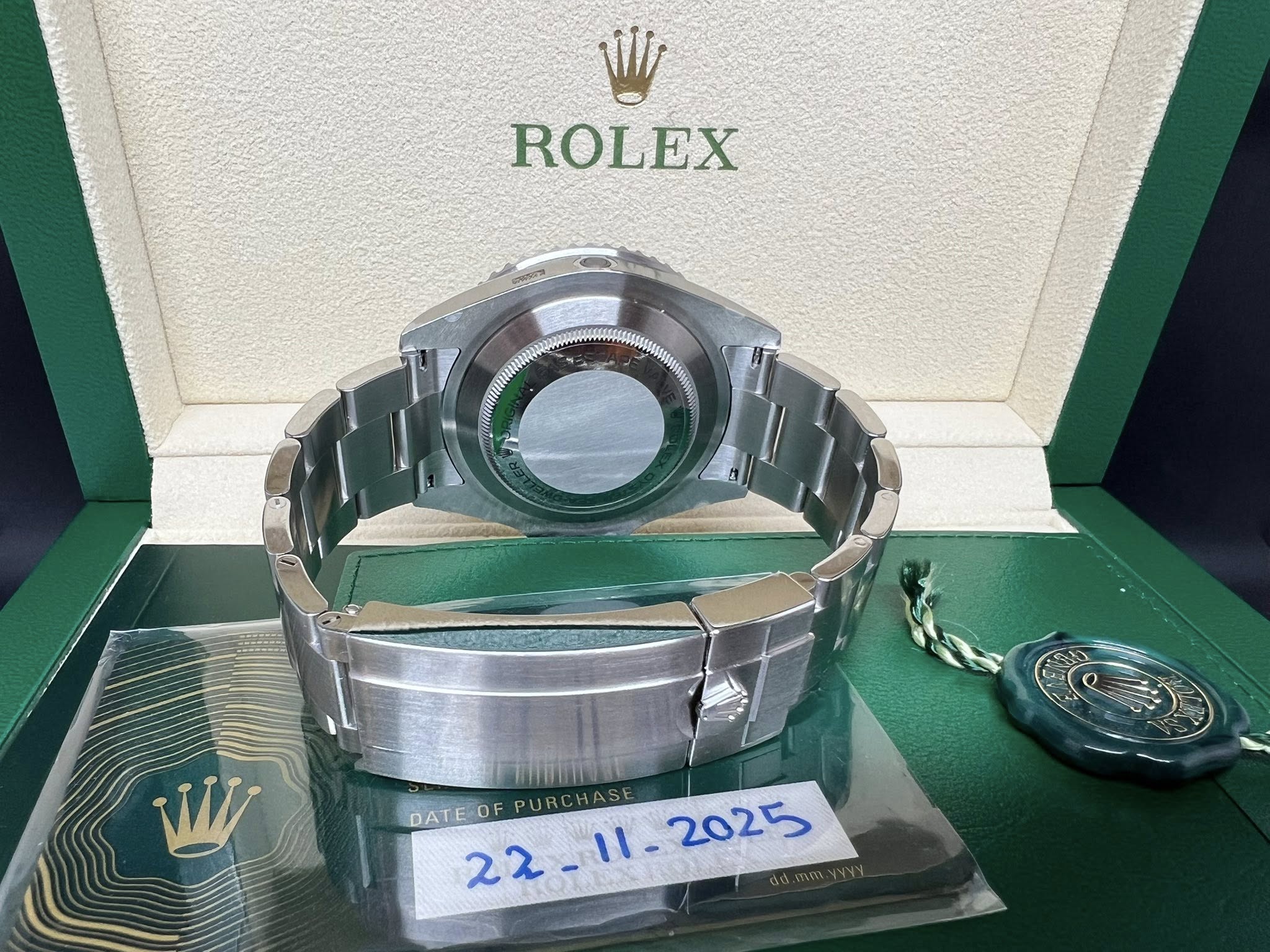 全新 Rolex Sea Dweller 43mm 單紅 126600 full sticker