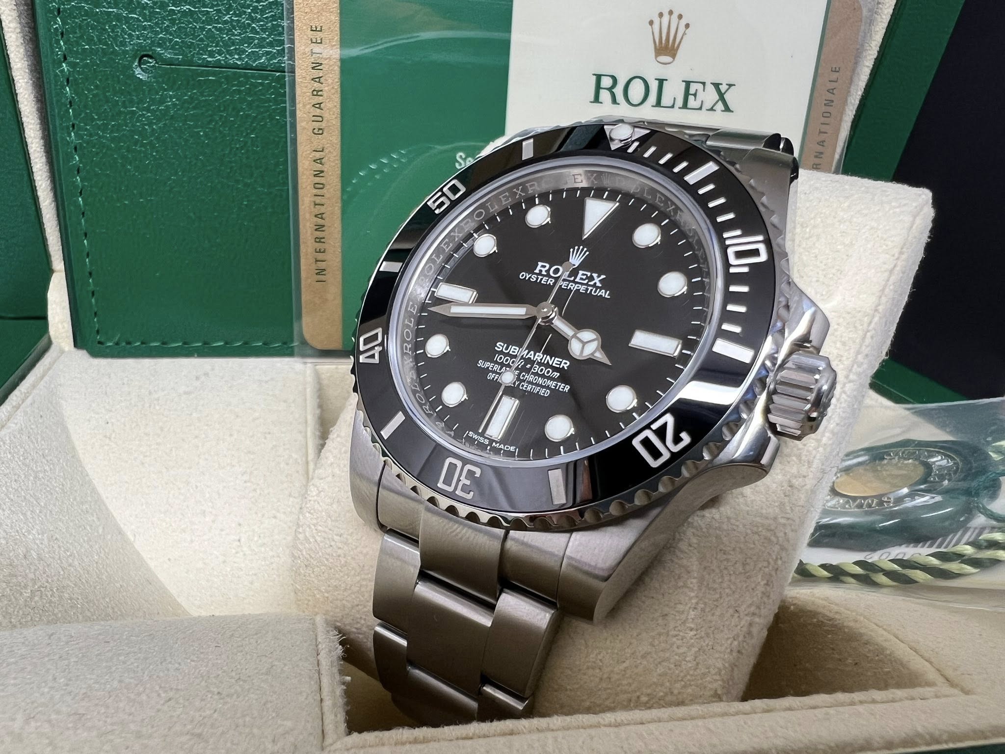 Rolex Submariner  114060 2017年錶 行貨 出世卡 綠白牌