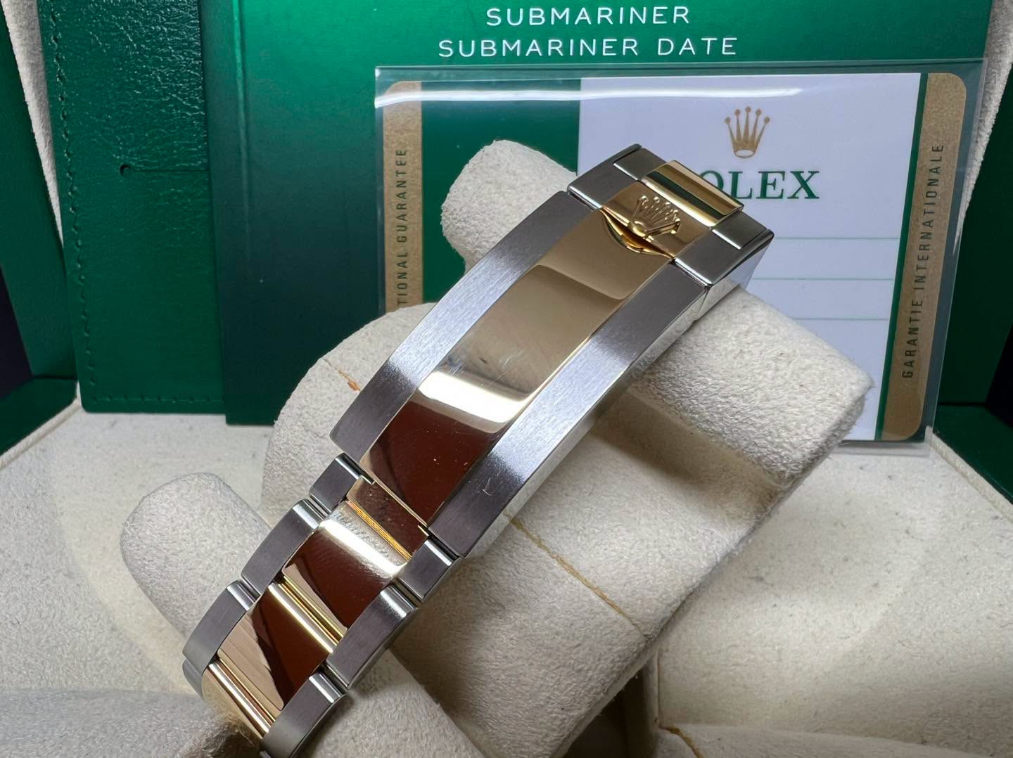 Rolex Submariner 金鋼黑圈黑面 116613LN 2019年錶