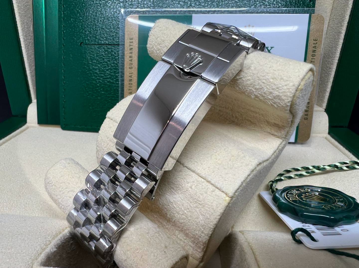 全新未用品 Rolex GMT Master II 藍黑圈珠帶 126710BLNR 2019年錶