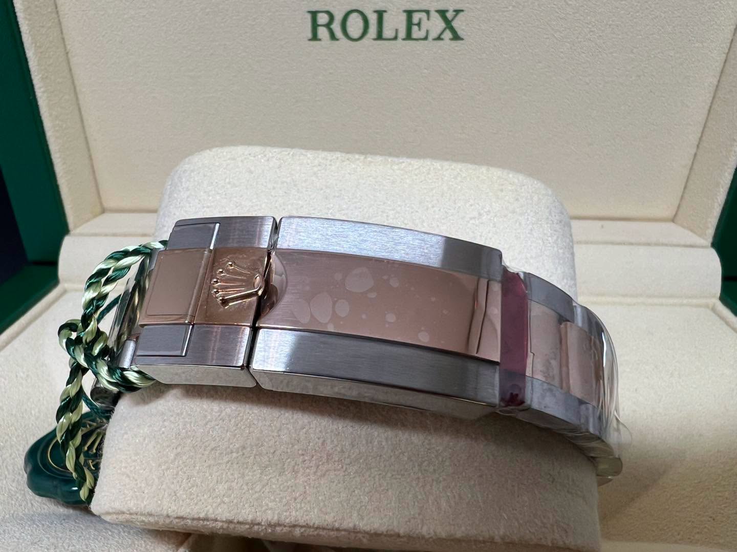 全新未用品 Rolex GMT Master II 玫瑰金鋼沙士 126711CHNR 2019年錶